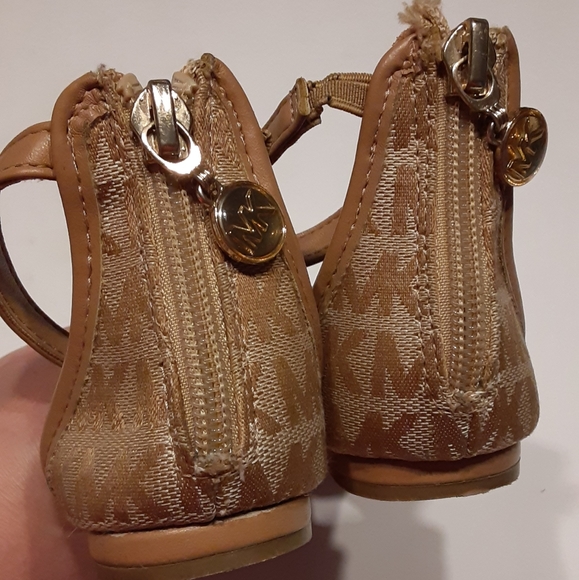 Michael Kors Maryam Girls Flat Shoes - Picture 7 of 8